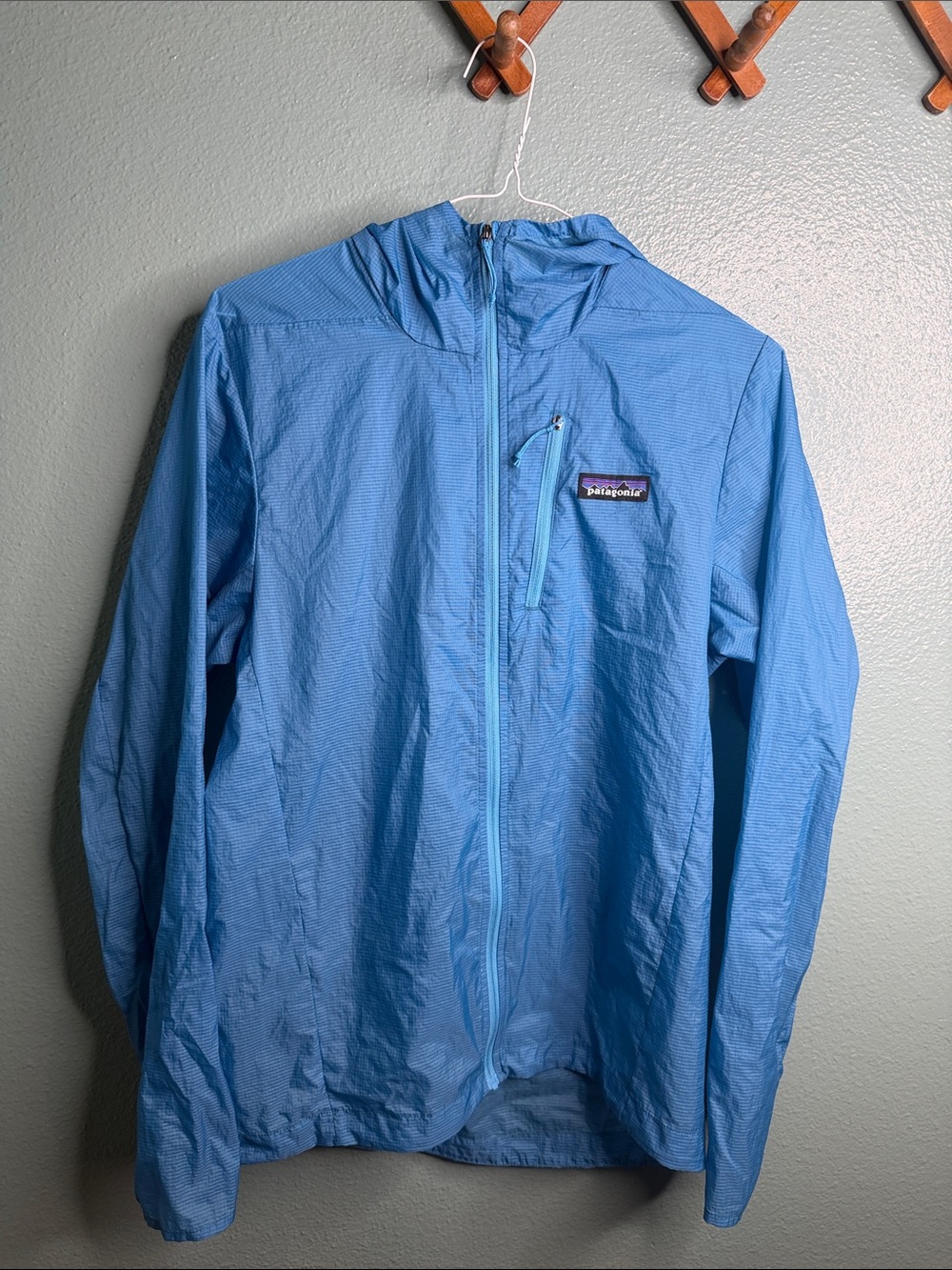 Patagonia Blue Lightweight Hooded Windbreaker Jacket